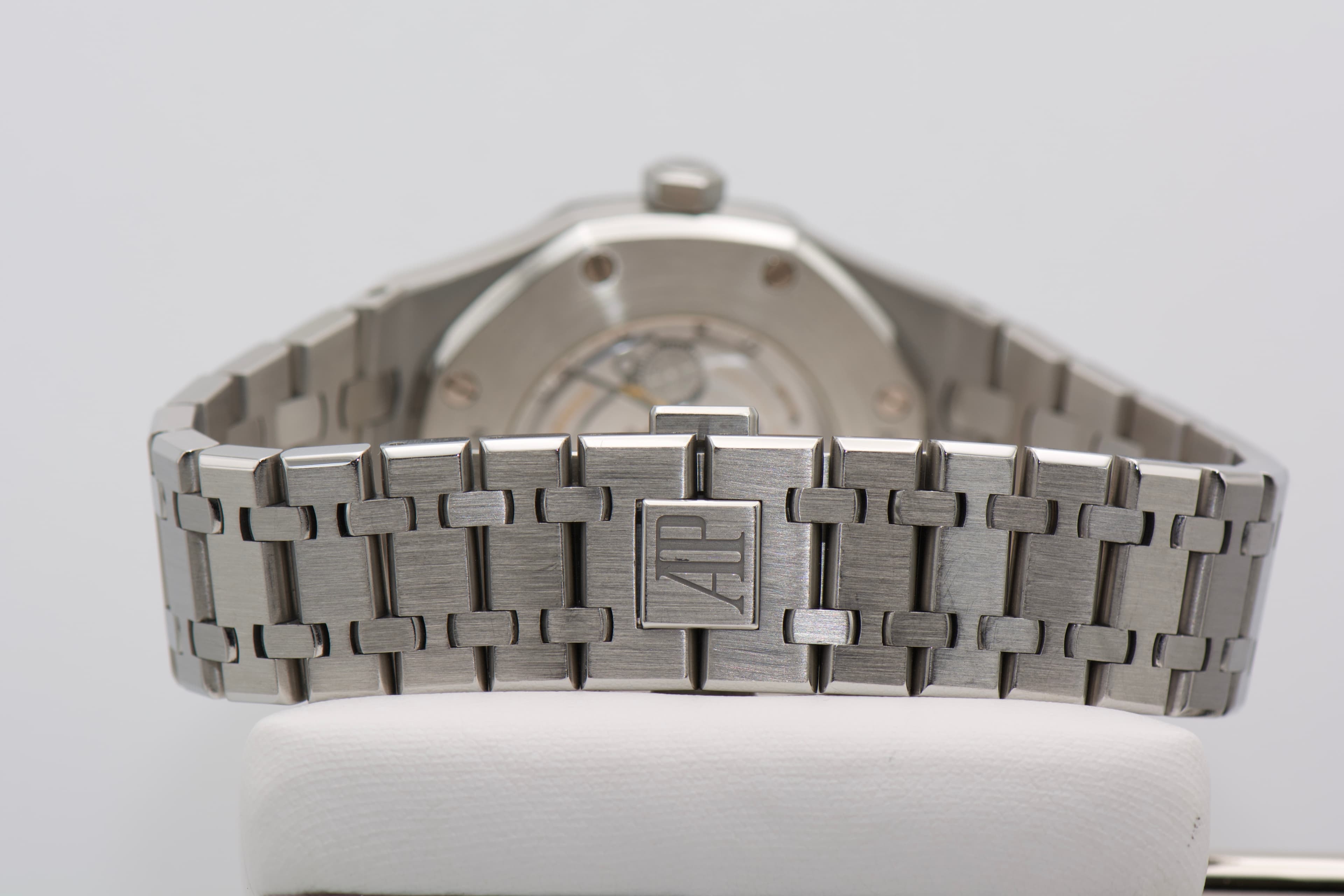 Audemars Piguet Royal Oak Black Dial — photo 3