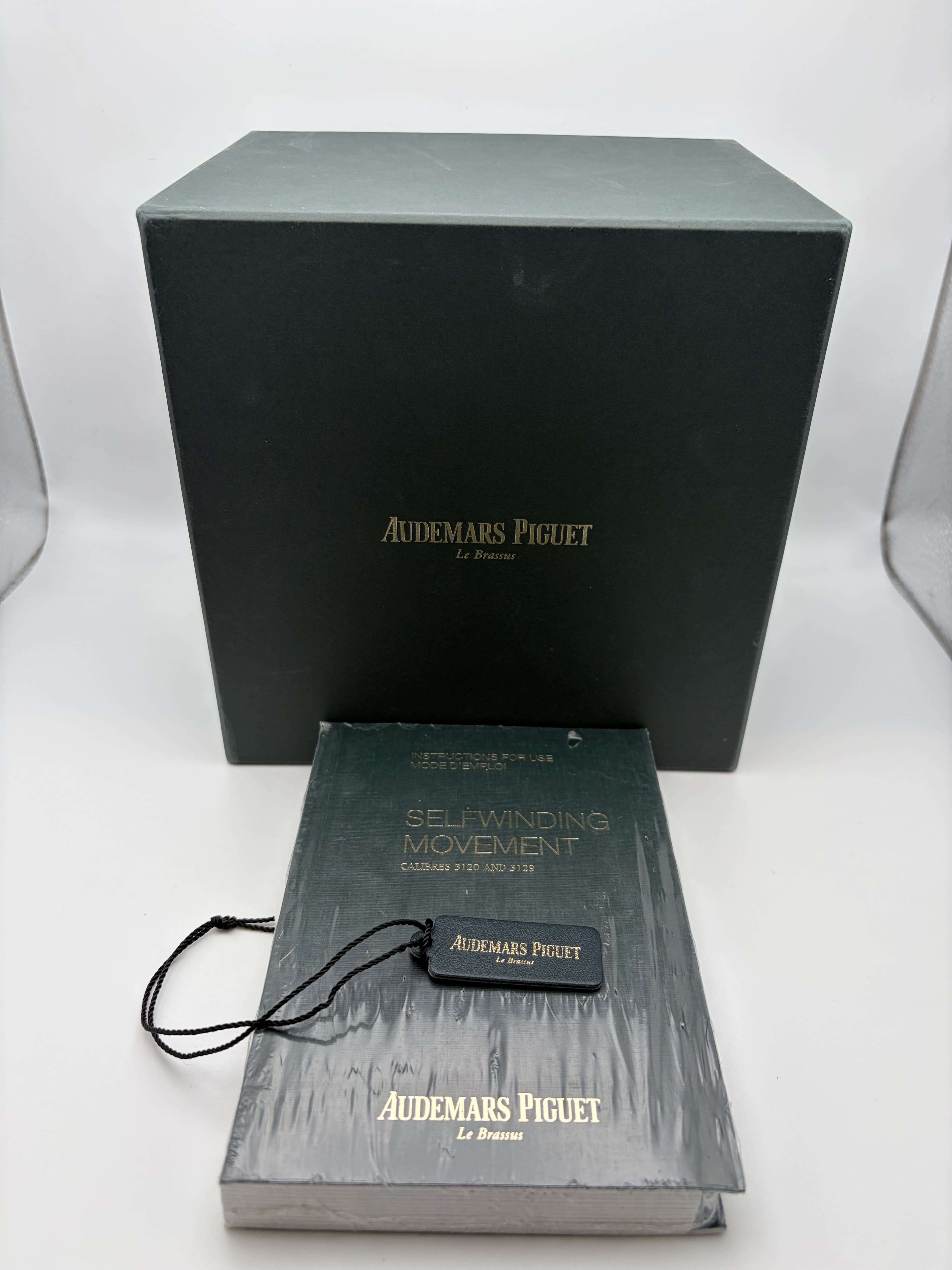 Audemars Piguet Royal Oak Black Dial — photo 10